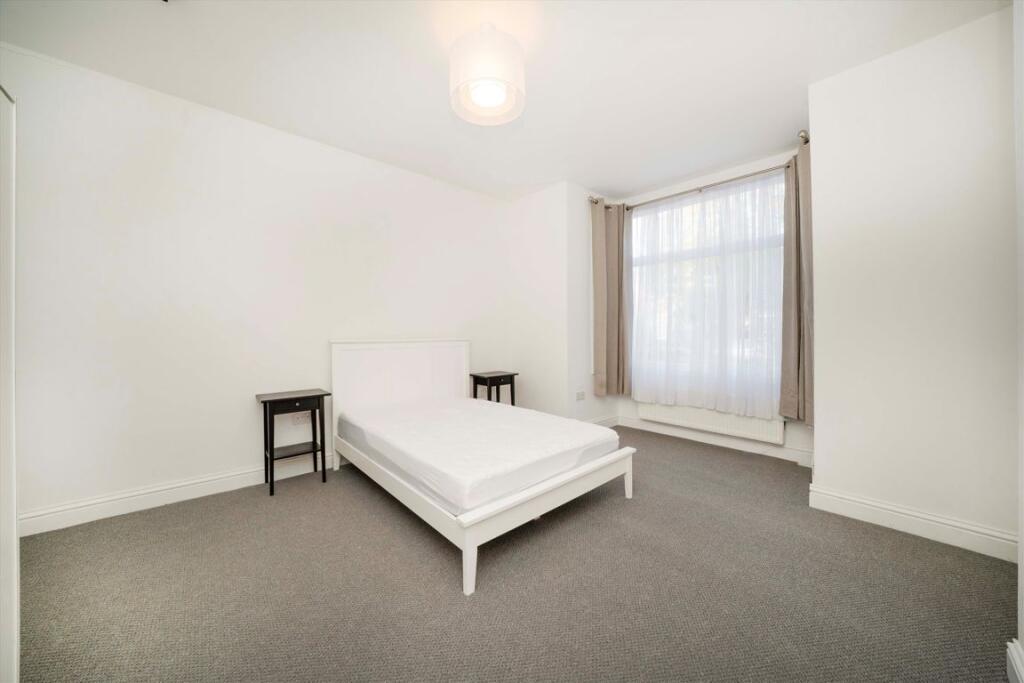 Apartment in Twickenham - View 5