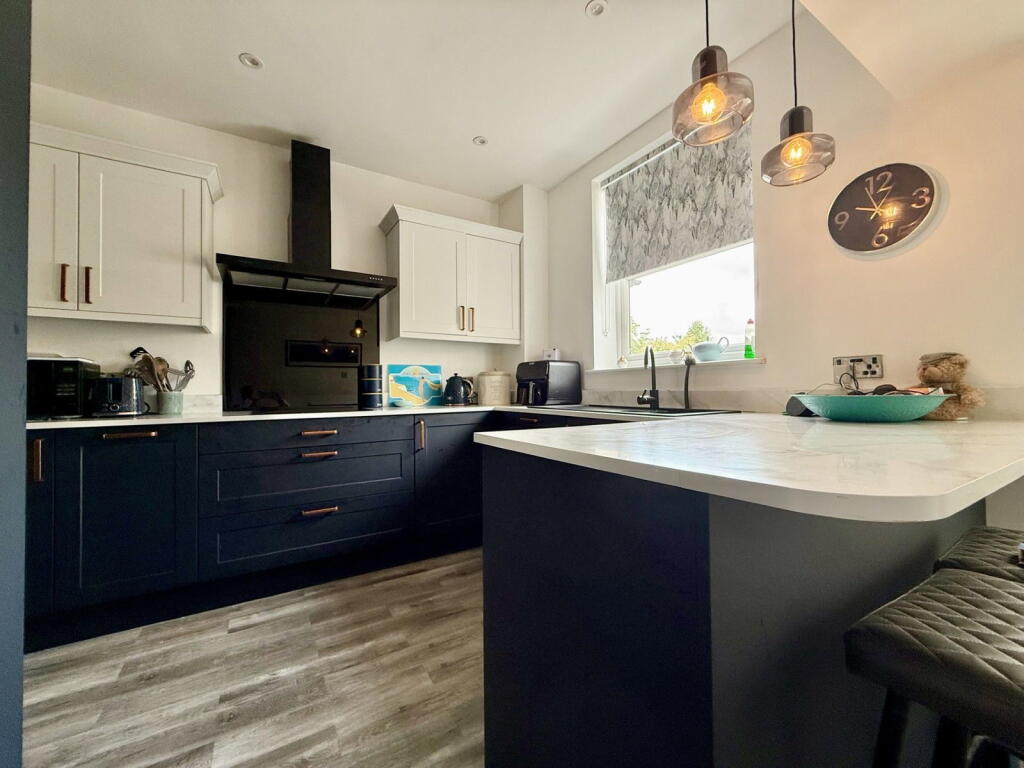 House in Gloucester - View 4