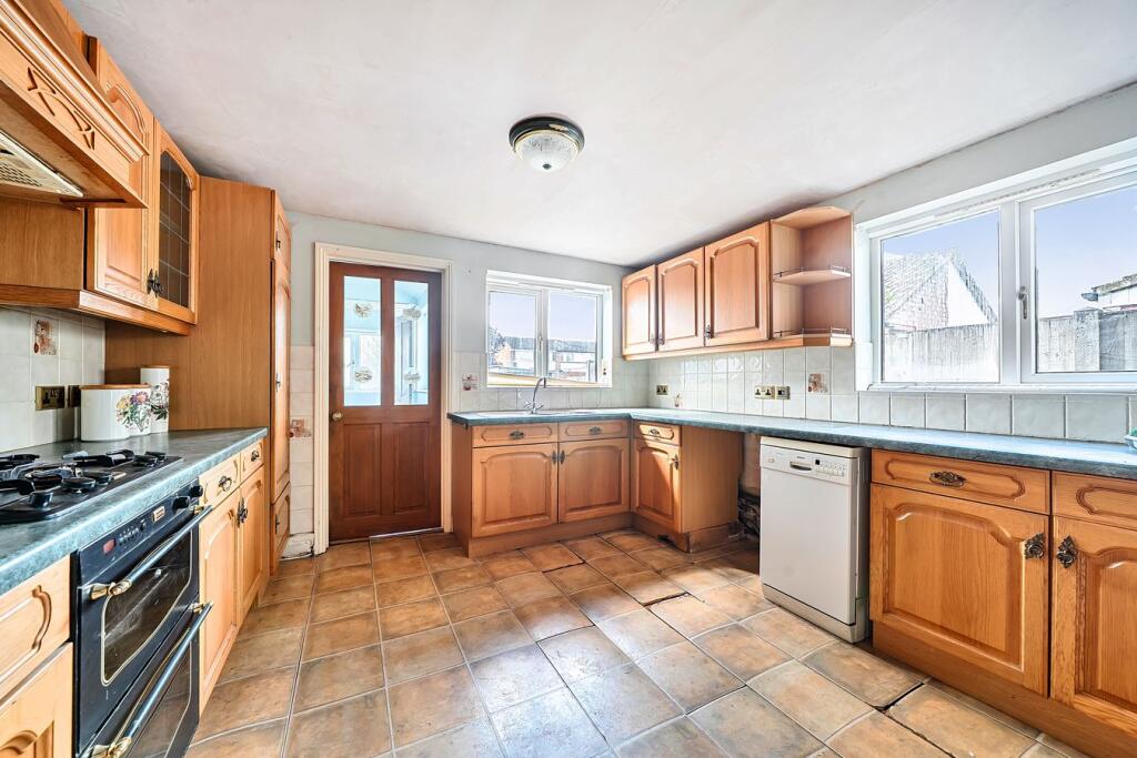 House in Luton - View 5