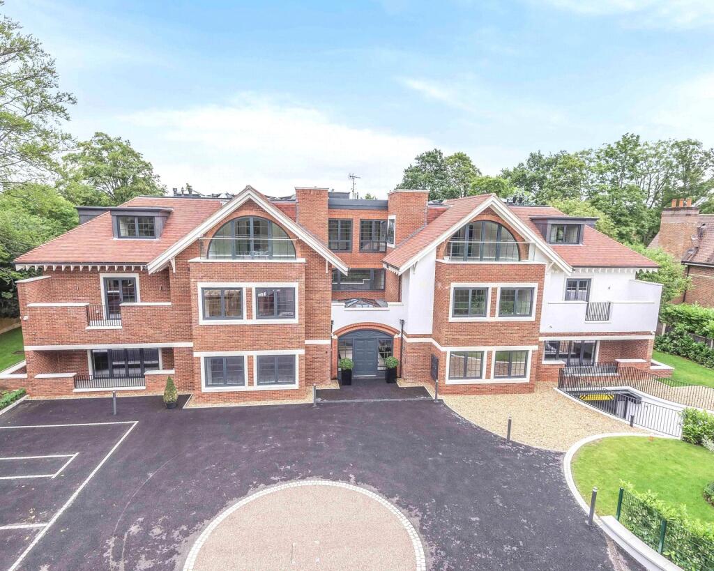 Apartment in Hemel Hempstead - View 3