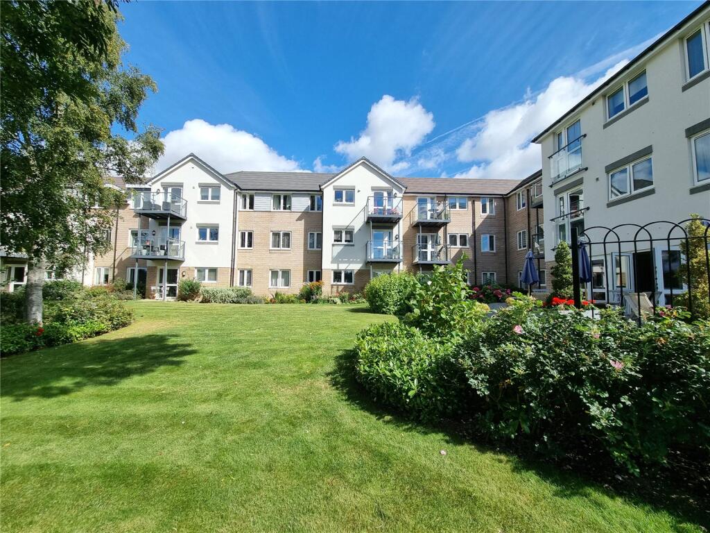 1-bed flat on Dovehouse Lodge, Wratten Road, Hitchin, SG5, £374,950