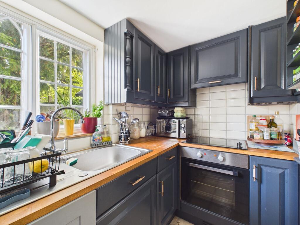 Battle Road, Staplecross, TN32 - More