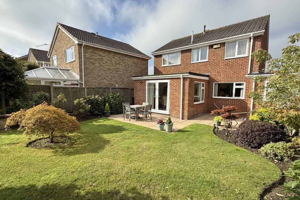 Cammel Road, West Parley, Ferndown, BH22 photo 3