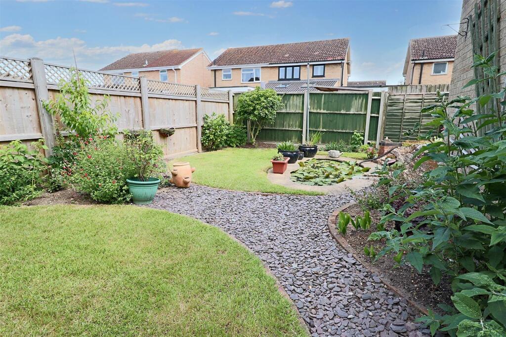 Copper Beech Drive, Carlton Colville, Lowestoft photo 2