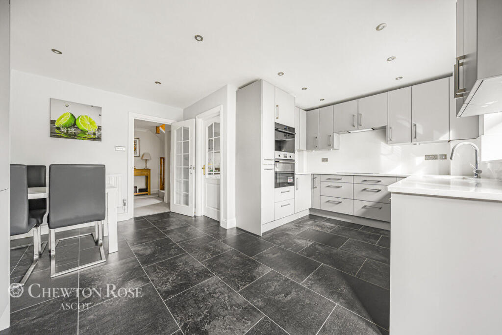 House in Reading, Warfield - View 5