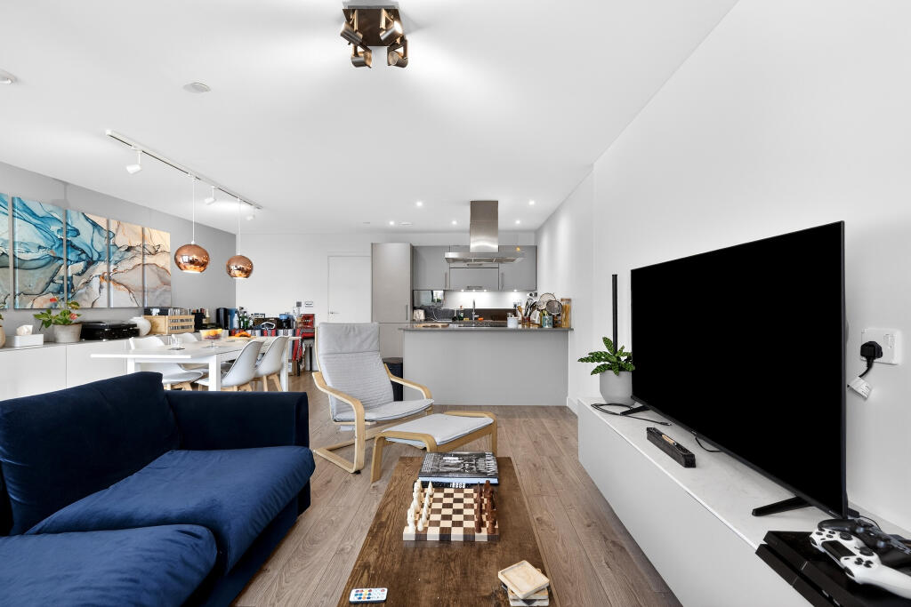 Main image of property: 395 Rotherhithe New Road, London, SE16