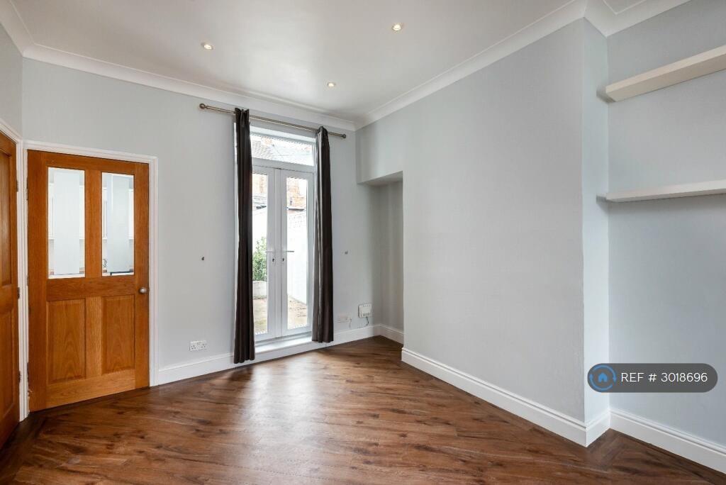House in York - View 4