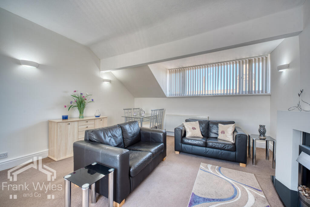 Flat 3, 26 St Thomas Road, Lytham St Annes, Lancashire photo 4