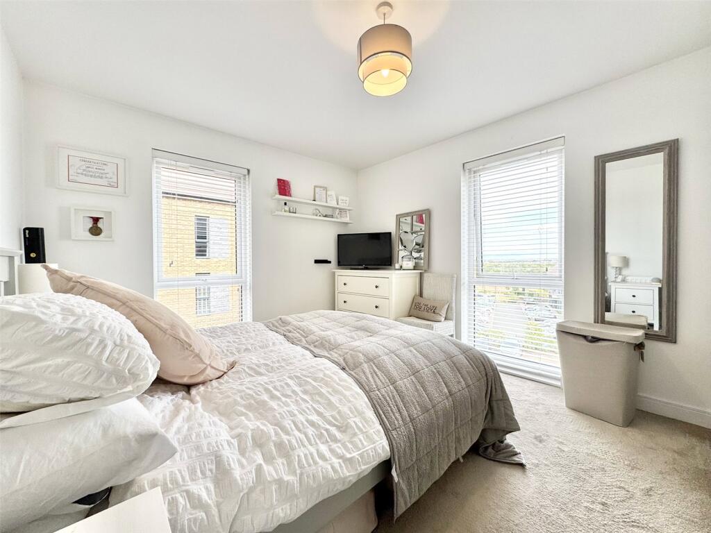 Apartment in Dartford - More