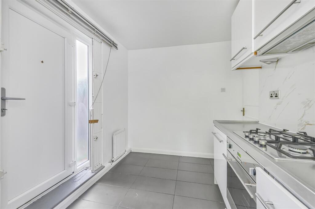 Apartment in London - View 4