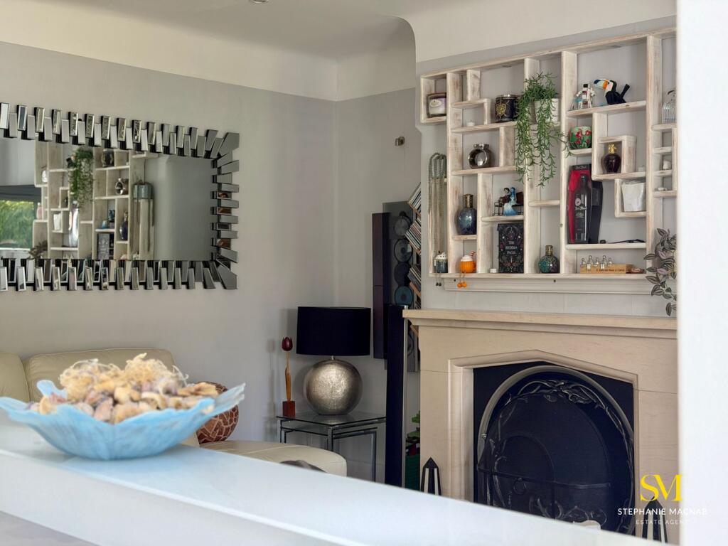 House in Sefton, Formby - More