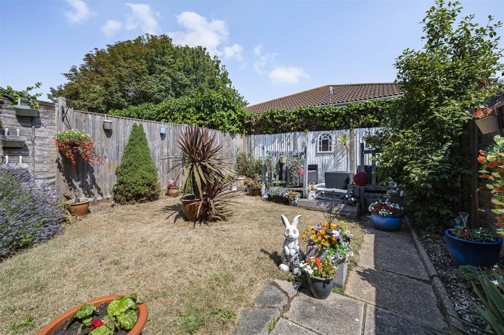 House in Lewes, Peacehaven - More
