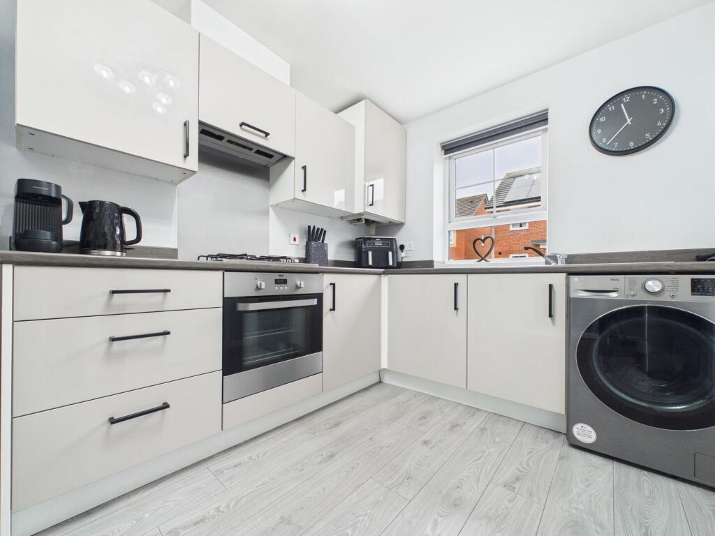 House in Wolverhampton, Low Hill - View 5