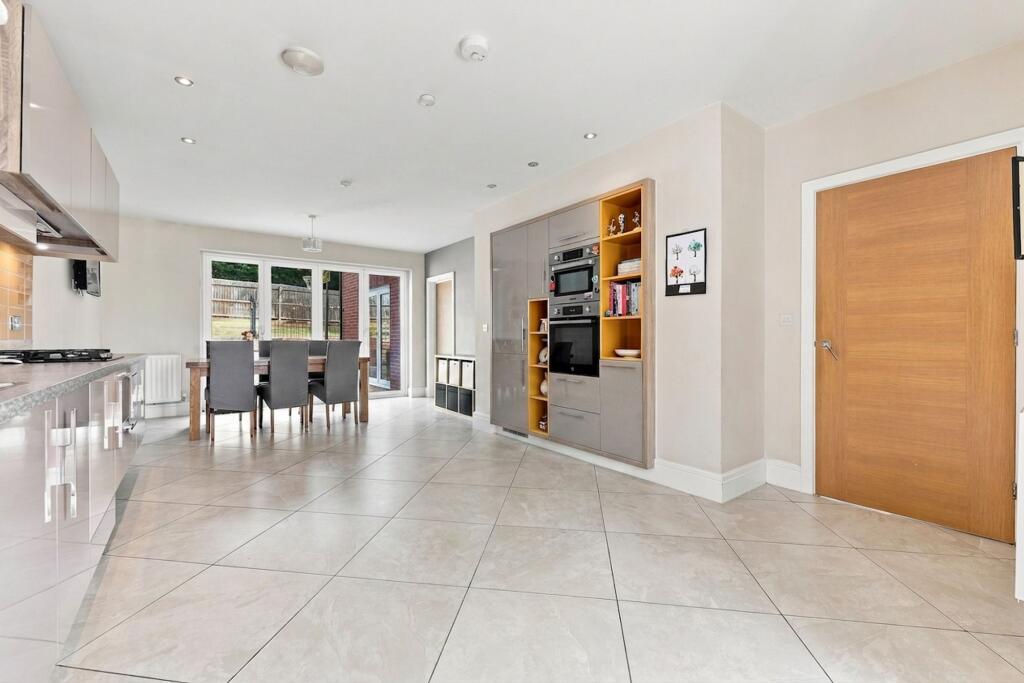 House in Chesterfield, Newbold - More