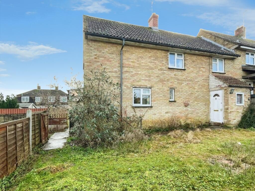 3-bed terraced on Tilsdown Close, Dursley, £275,000