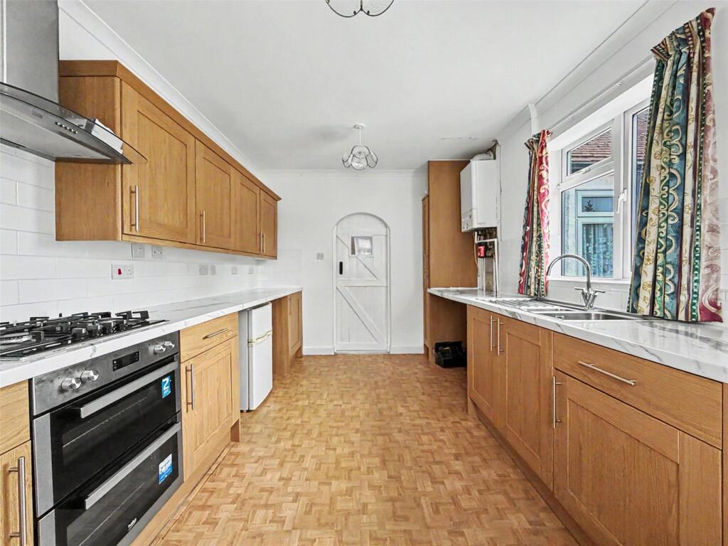 House in Gillingham, Medway - View 3