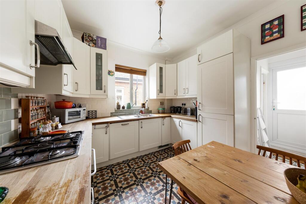 Apartment in London, Leyton - View 3
