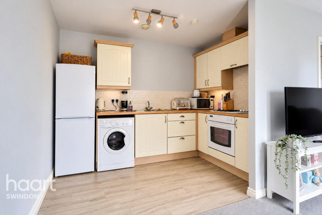 Apartment in Swindon - View 3