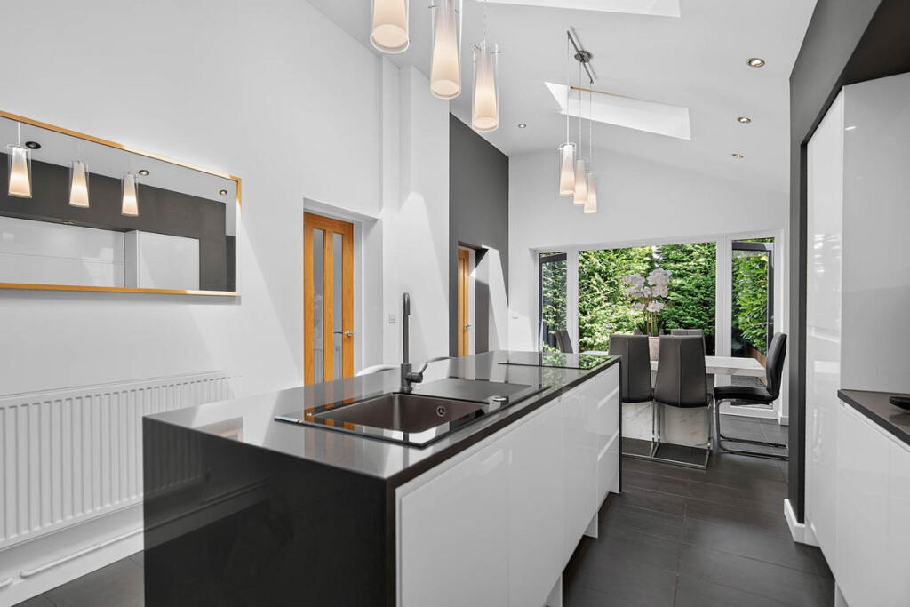 House in Stoke-on-Trent - More