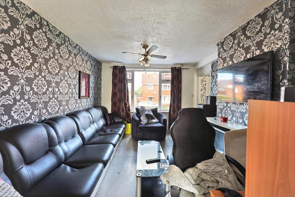House in Gloucester - View 3