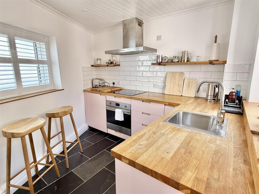 House in Truro - View 5