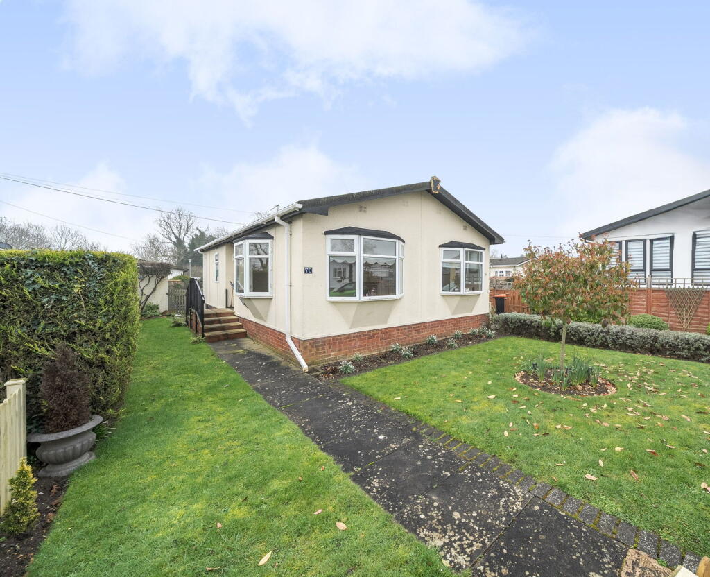 Main image of property: The Grove, Woodside Park, Woodside, Luton, Bedfordshire, LU1 4LR