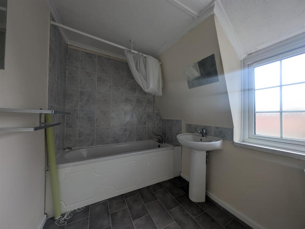Apartment in Colchester - More