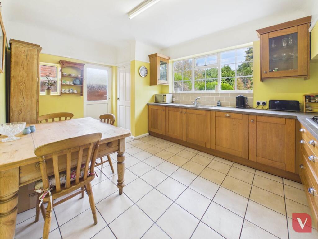 House in Luton - View 3