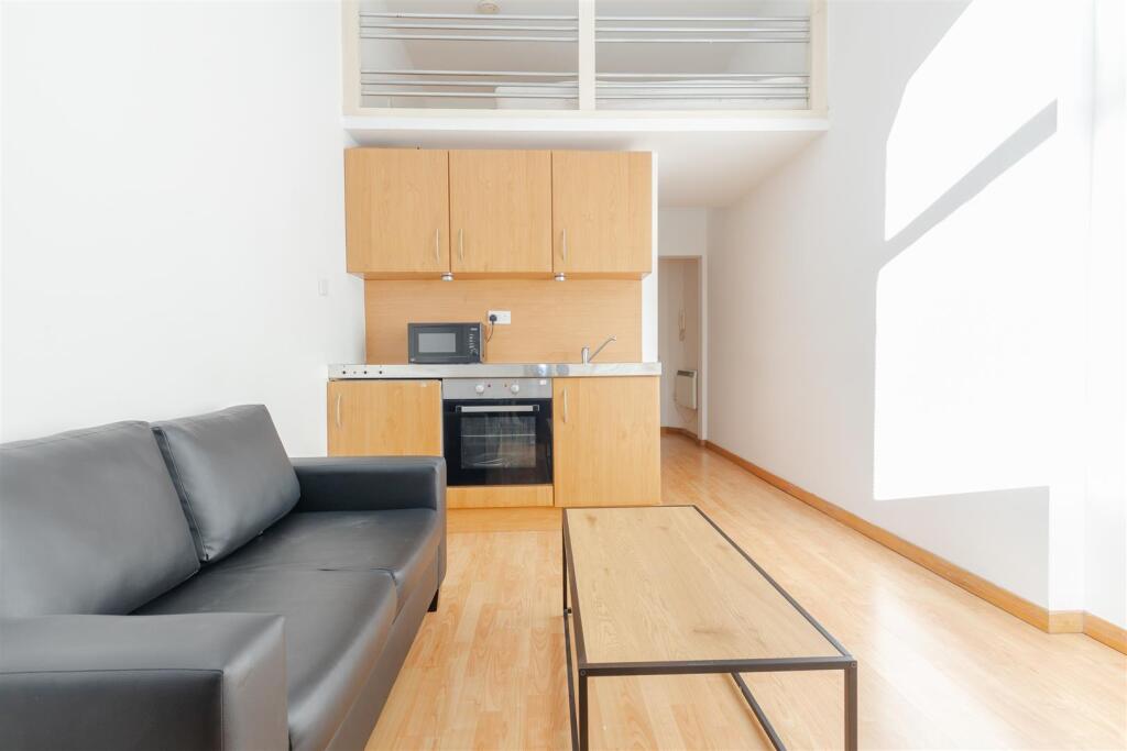 Studio flat for rent