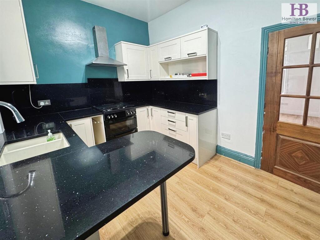 Ashmount, Bradford, BD7 photo 4