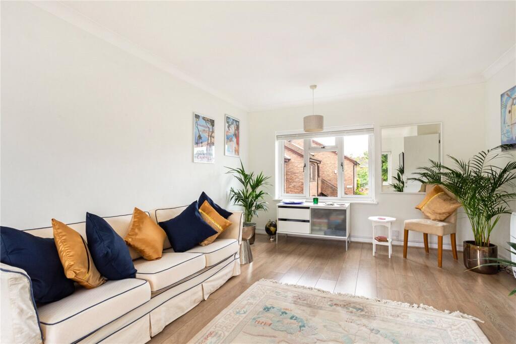 Apartment in Slough - View 2