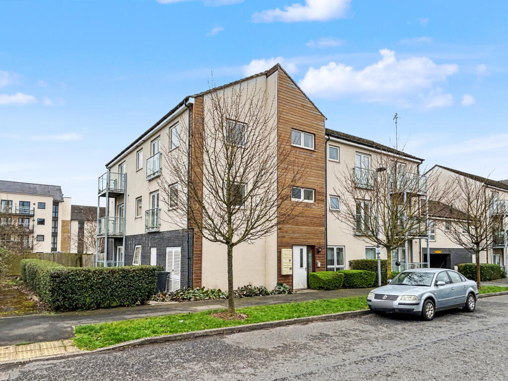 Main image of property: Eighteen Acre Drive, Patchway, Bristol, Gloucestershire, BS34 5AS, GB