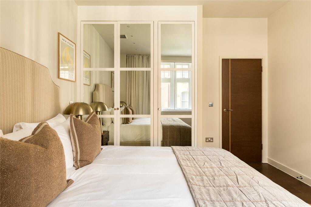 Apartment in London, Soho - More