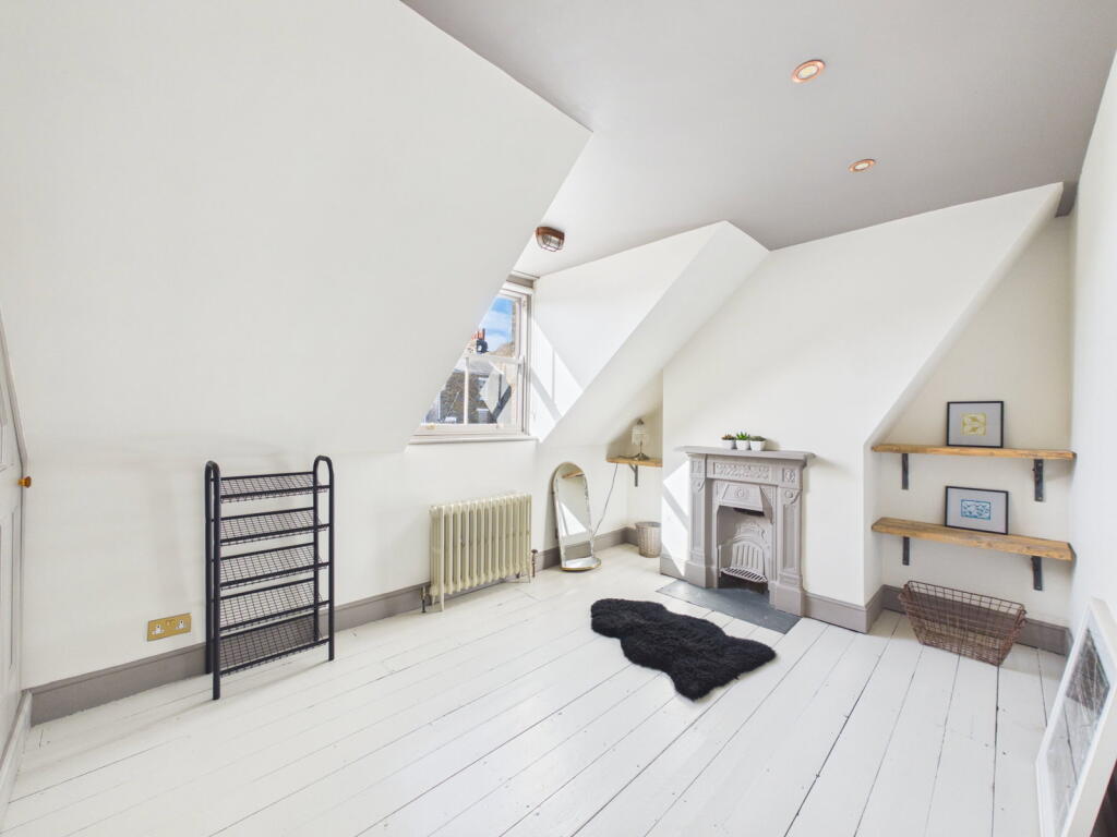Apartment in Canterbury - More