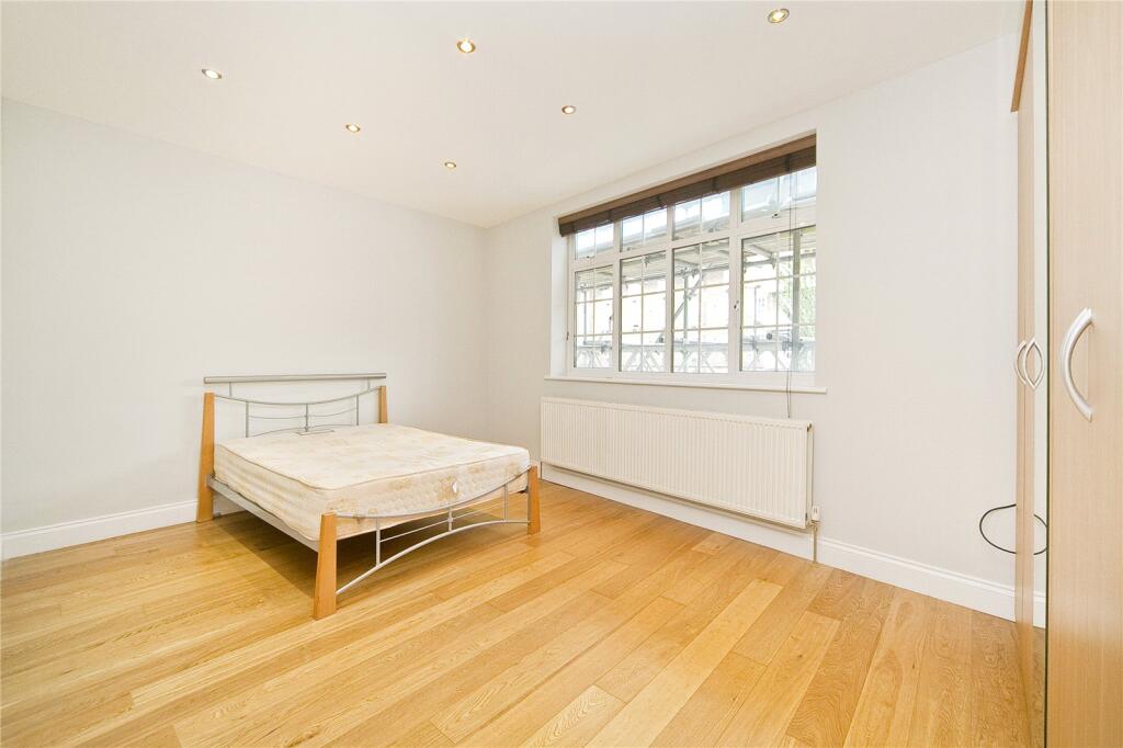 Apartment in London, Lower Holloway, Holloway - View 2