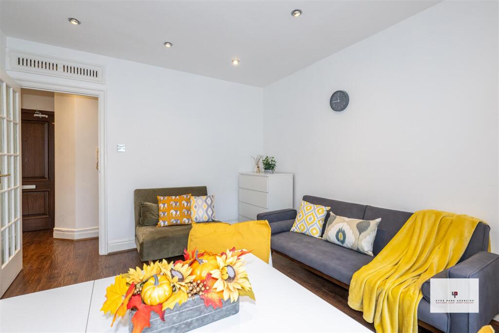 Main image of property: Queensway, London