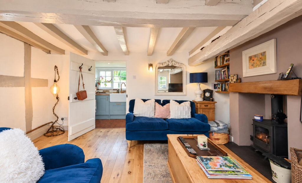 House in East Staffordshire, Yoxall - More