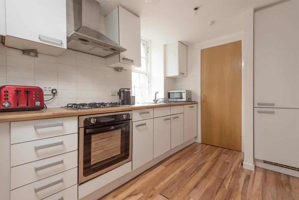 Apartment in Edinburgh, Abbeyhill, Old Town - View 5