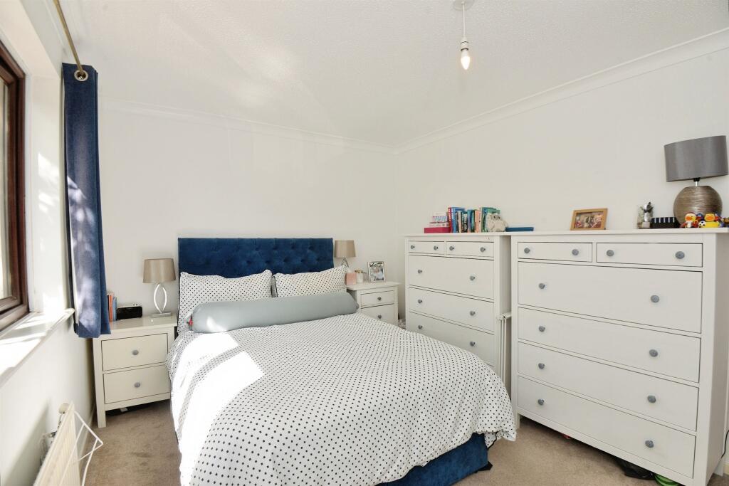 Apartment in Hemel Hempstead - View 4