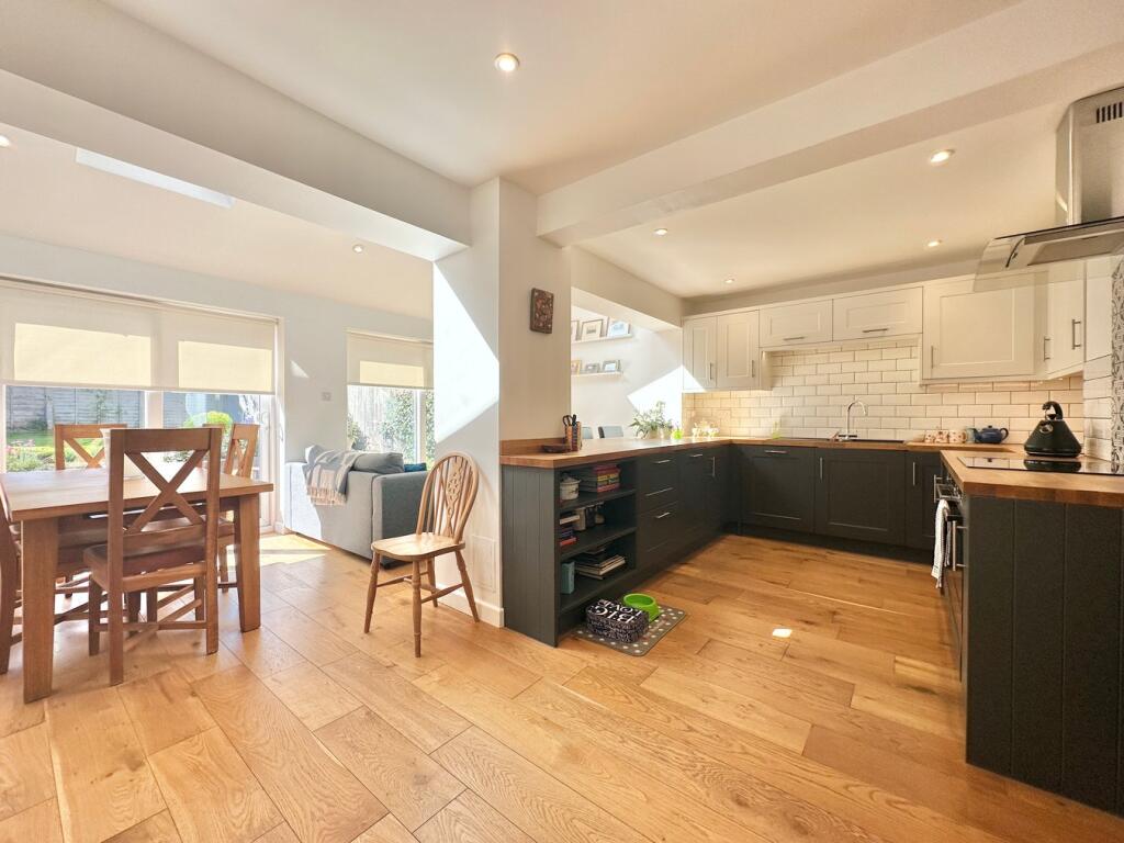 Chestnut Close, Ledbury, HR8 photo 3