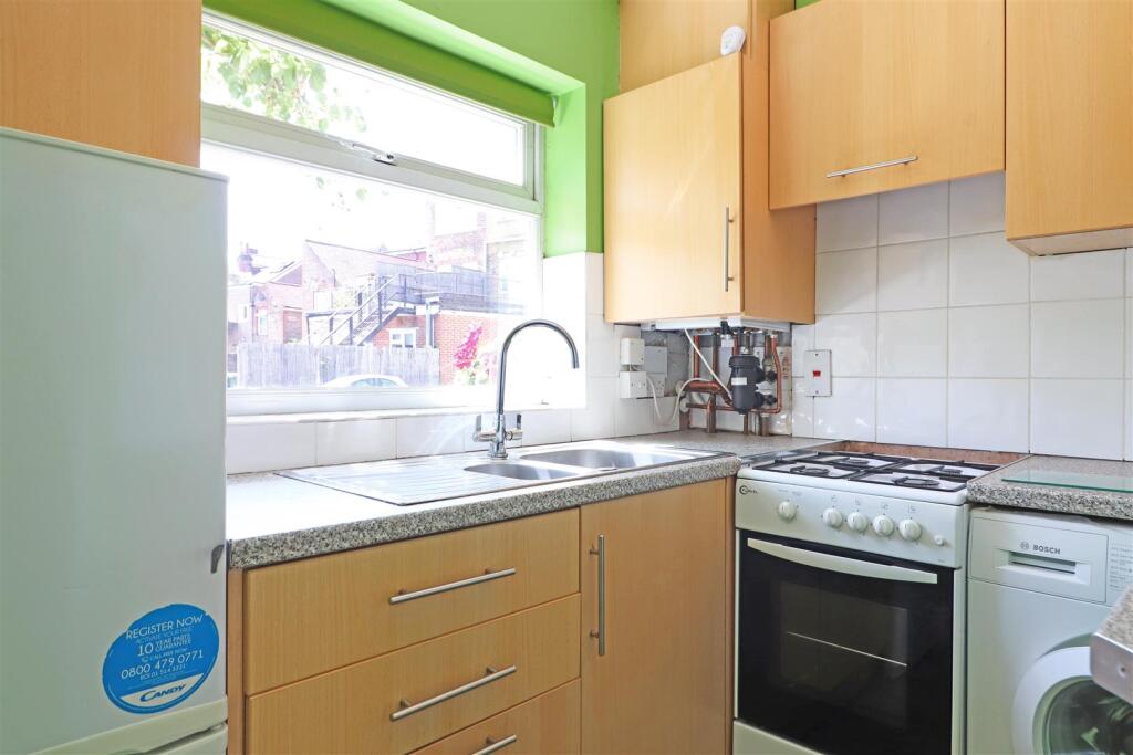 Endsleigh Road, Merstham - View 4