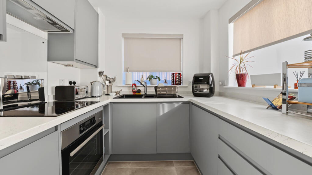 House in Wealden, Ninfield - More
