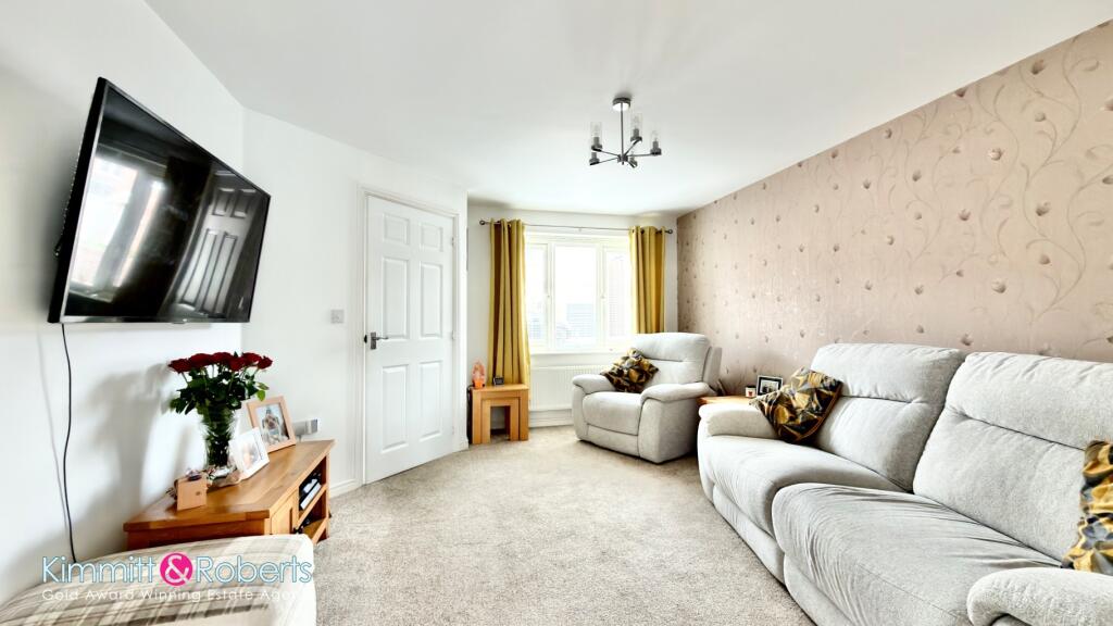 Blackcap Close, Hetton-Le-Hole, Houghton le Spring, Tyne and Wear, DH5 0GW photo 4