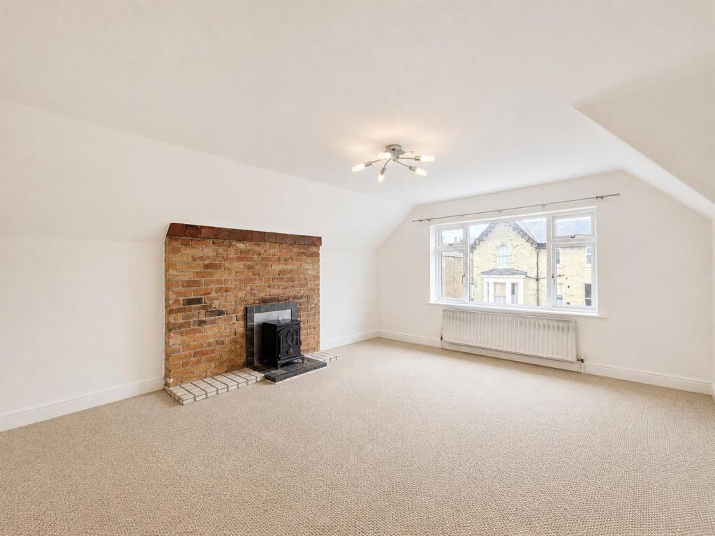 Apartment in York - View 2