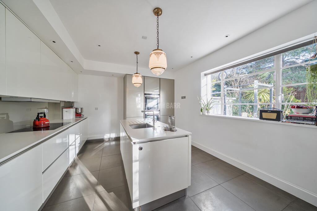 House in London - View 4