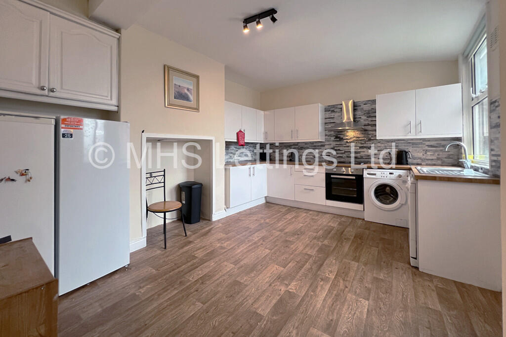 8 Rokeby Gardens, Leeds, Ls6 3JZ - View 4