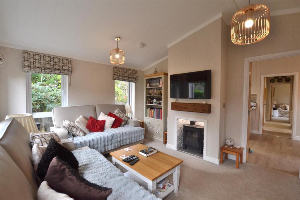 Rustic Glen, The Grange Estate, Church Crookham - View 3