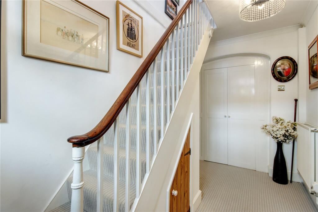 House in Tonbridge - View 3