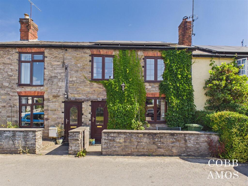 Main image of property: Stores Row, Lyonshall