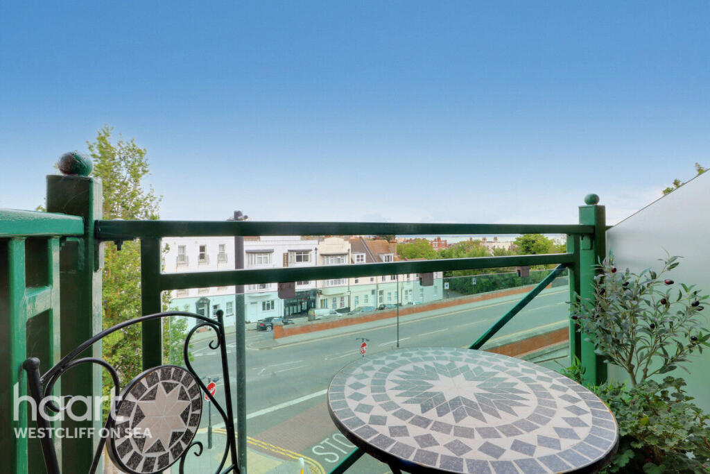 Hamlet Court Road, Westcliff-On-Sea photo 4